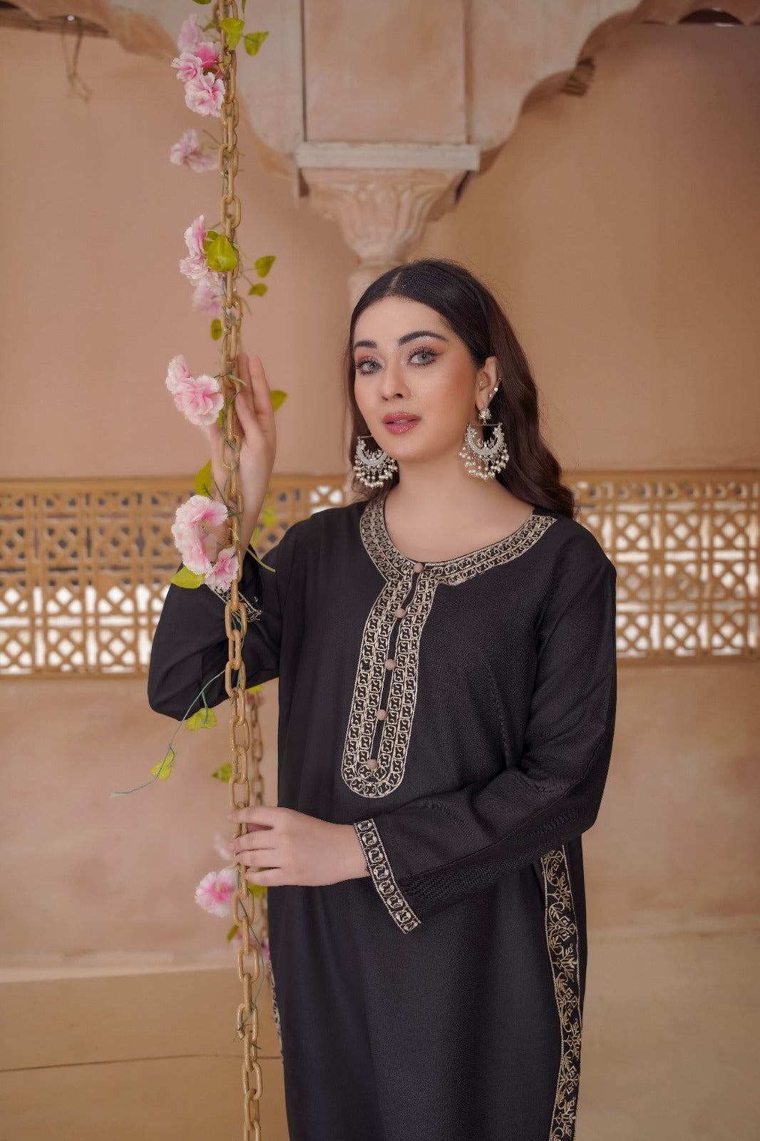 SAPPHIRE LOOK EMBROIDERED 2Pc