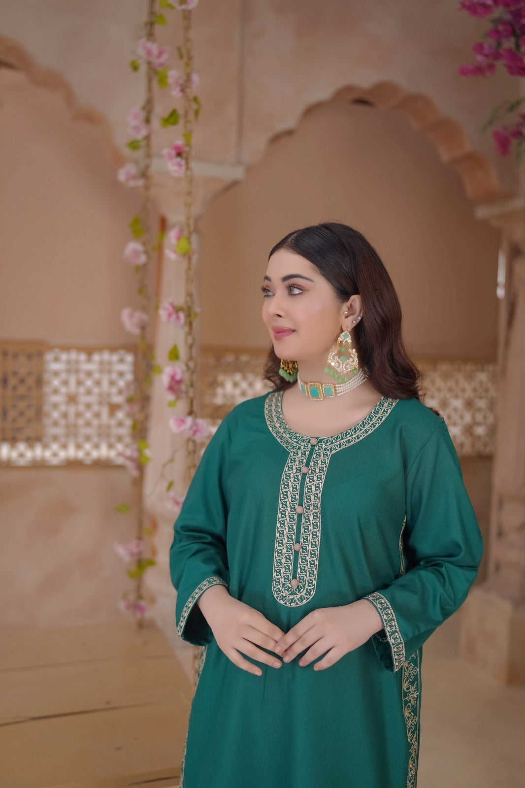 SAPPHIRE LOOK EMBROIDERED 2Pc