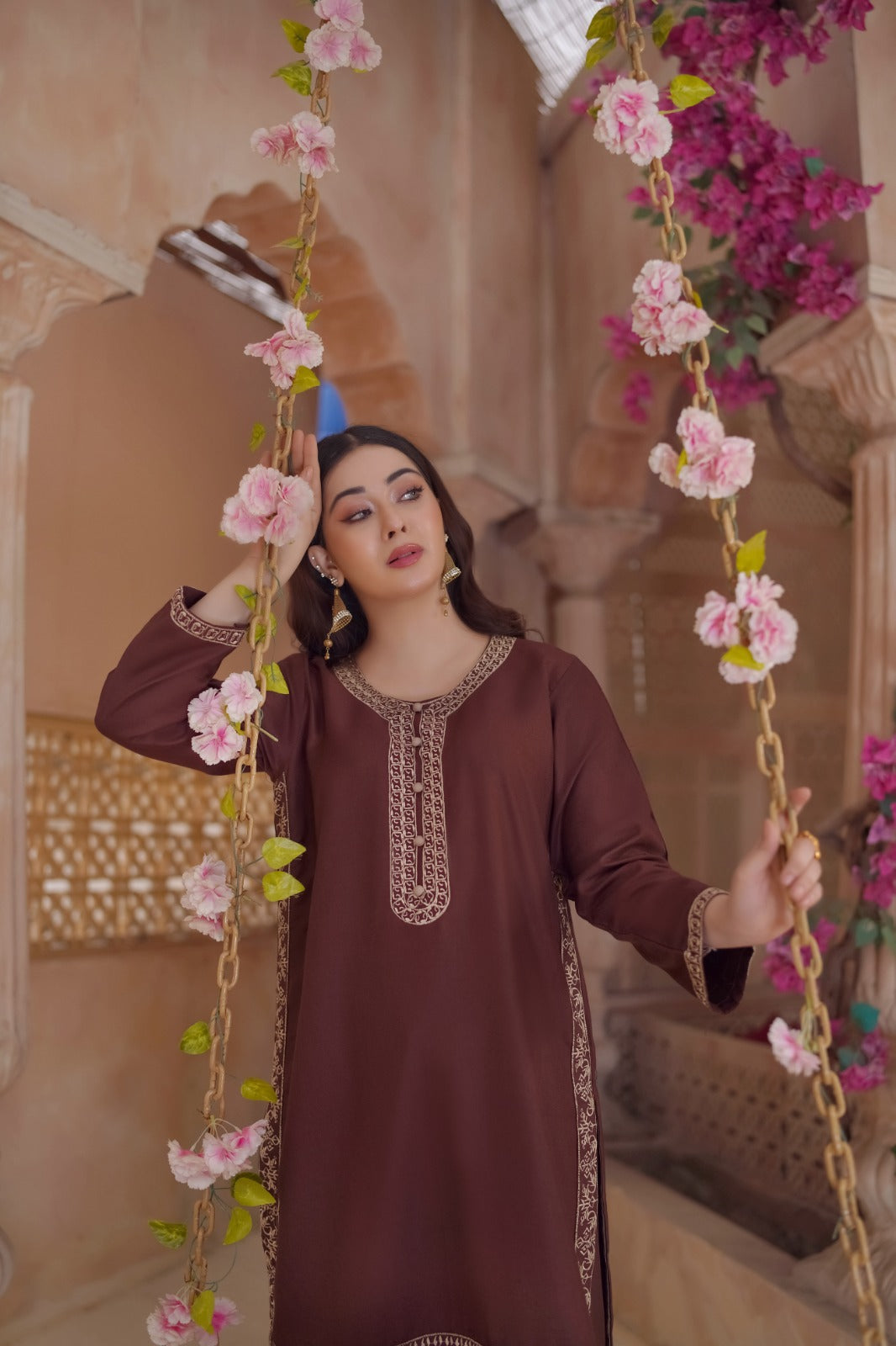SAPPHIRE LOOK EMBROIDERED 2Pc