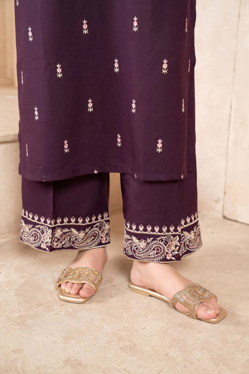 IRIS POCKET Embroidered 2Pc Stitched Dress Premium Linen.