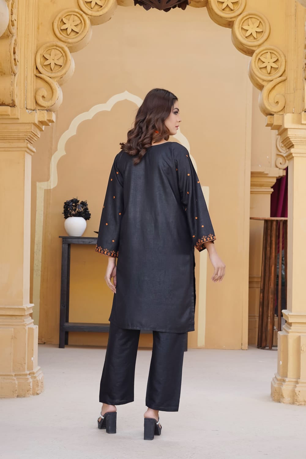 AFREEN POCKET Embroidered 2Pc Stitched Dress Premium Linen.