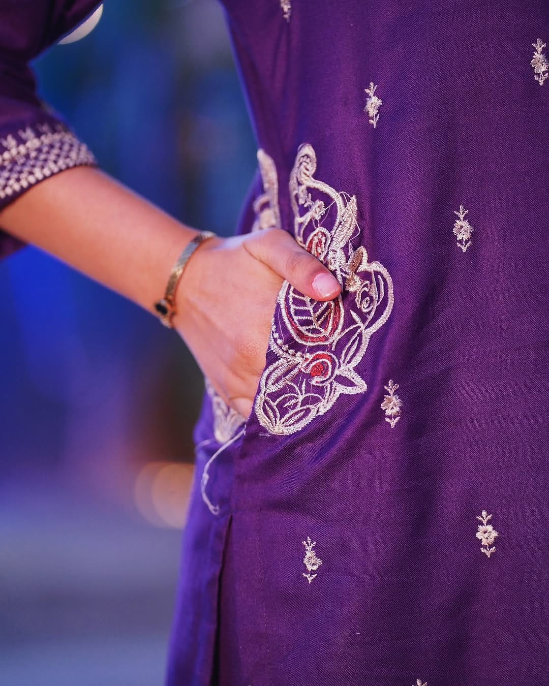 IRIS POCKET Embroidered 2Pc Stitched Dress Premium Linen.